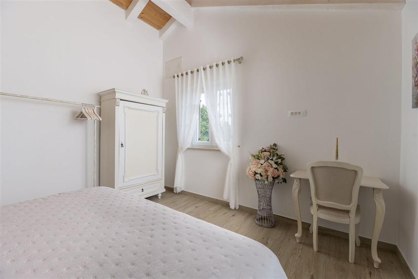 House K1, for 10 persons