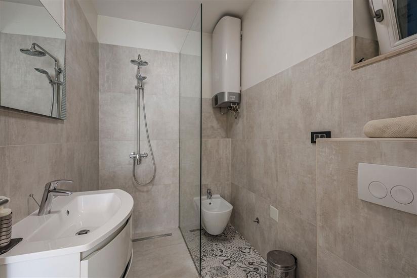 House K1, for 12 persons