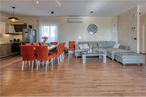 House K1, for 12 persons