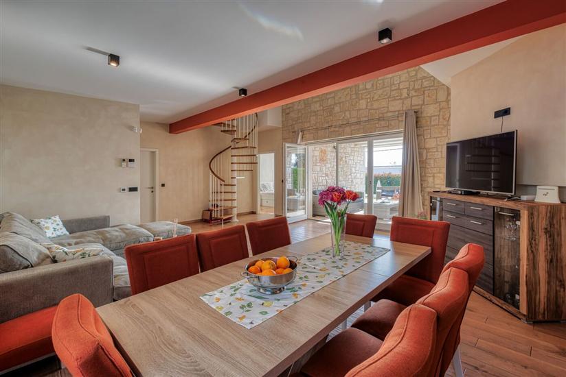 House K1, for 12 persons