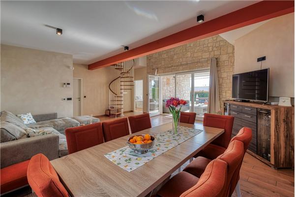 House K1, for 12 persons