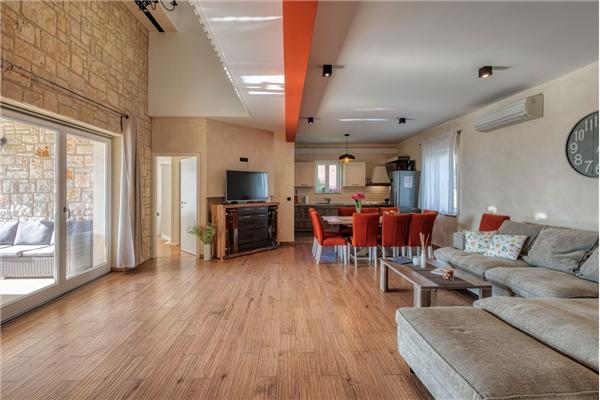 House K1, for 12 persons