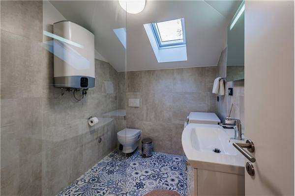 House K1, for 12 persons