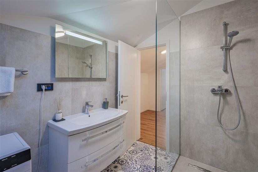 House K1, for 12 persons