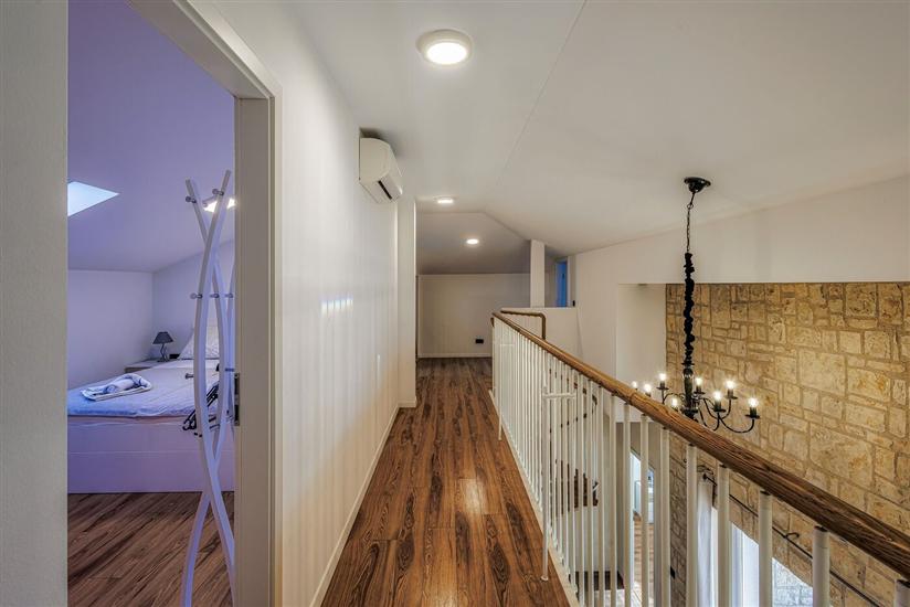 House K1, for 12 persons