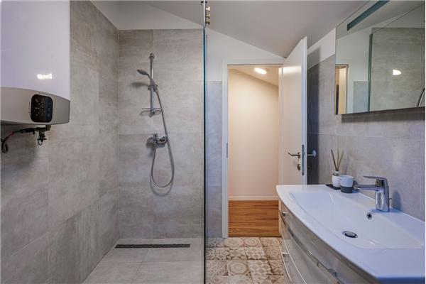 House K1, for 12 persons