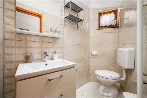 Apartment A1, for 5 persons