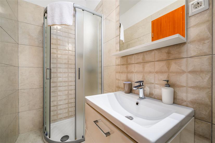 Apartment A1, for 5 persons