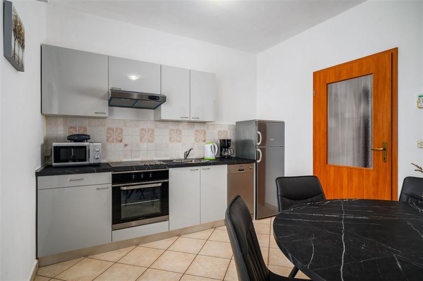 Apartment A1, for 5 persons