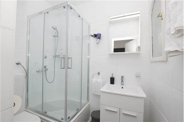 House K1, for 10 persons