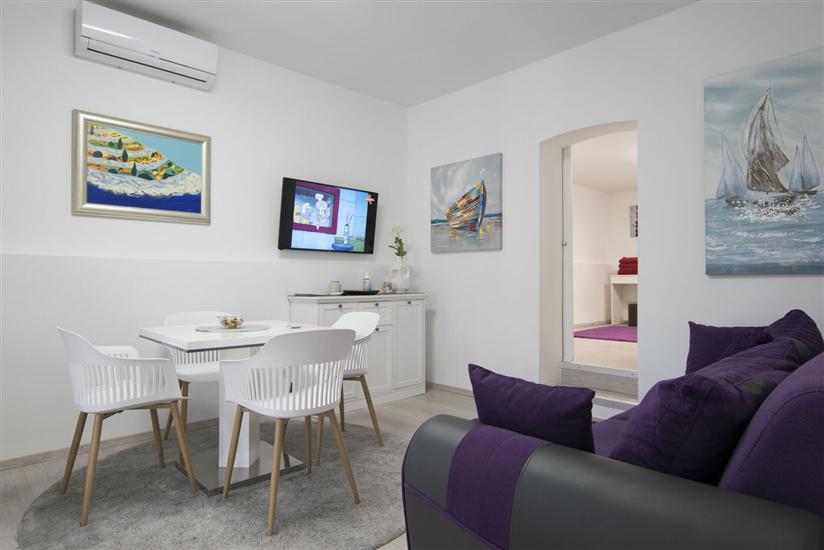 House K1, for 10 persons