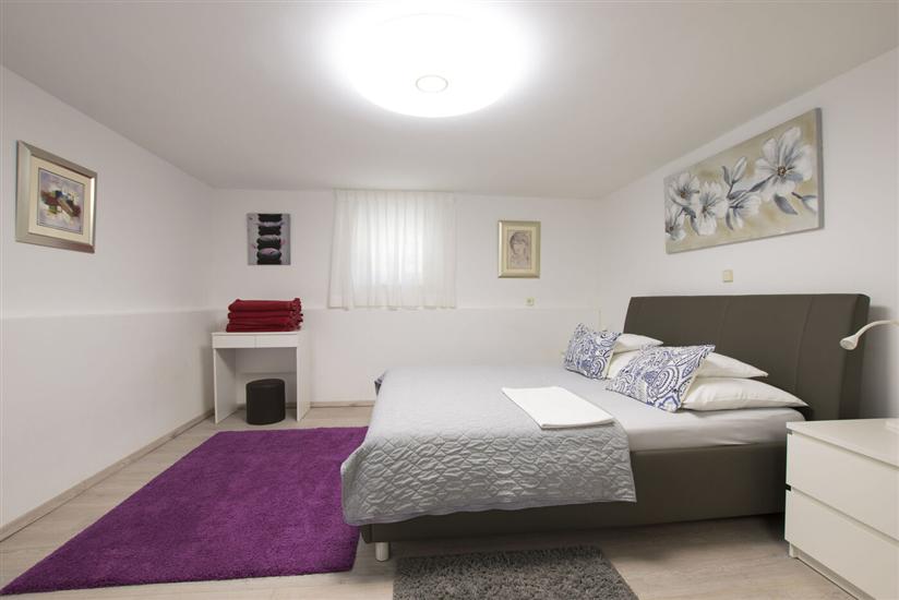 House K1, for 10 persons