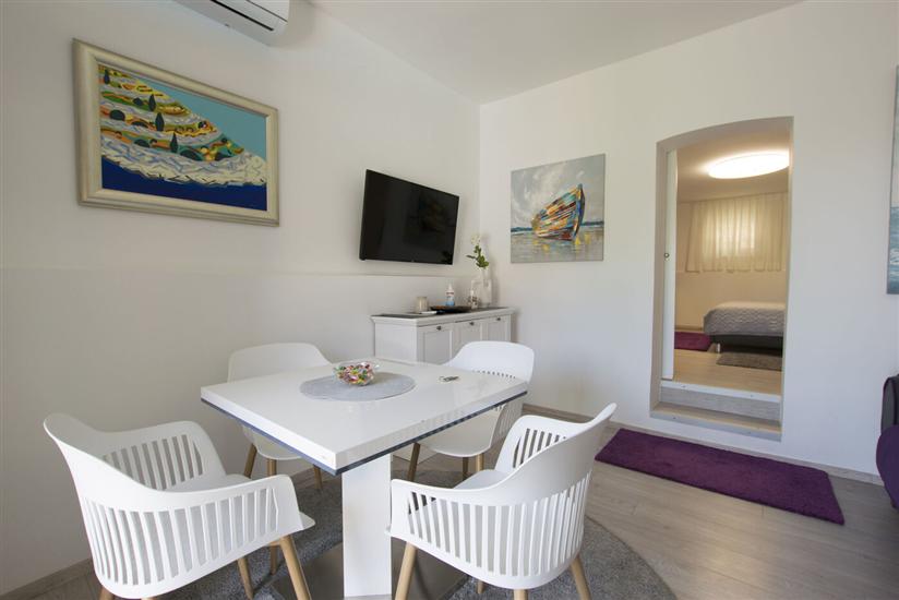 House K1, for 10 persons