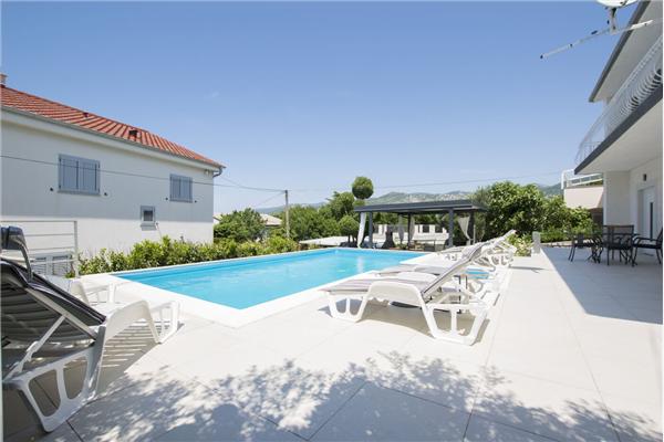 House K1, for 10 persons