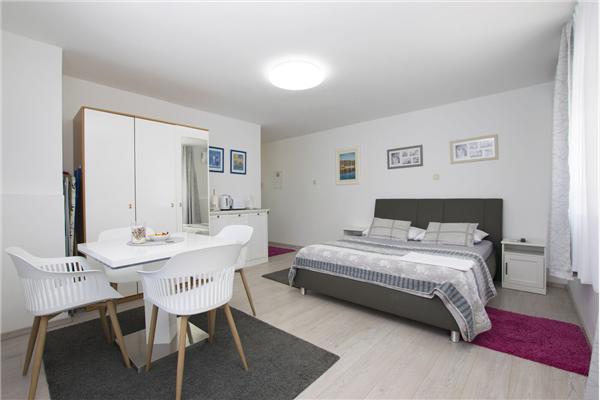 House K1, for 10 persons