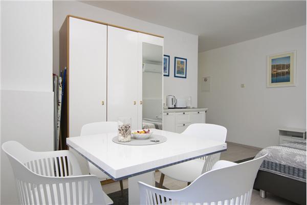 House K1, for 10 persons