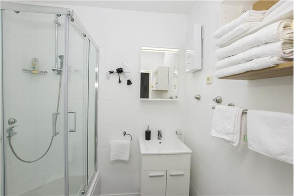 House K1, for 10 persons