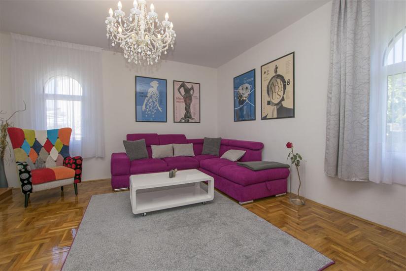 House K1, for 10 persons