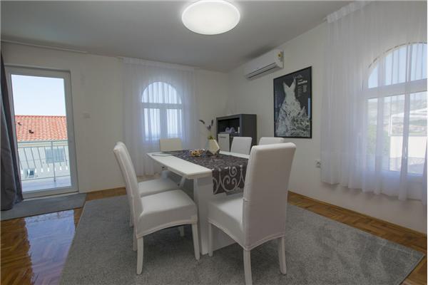 House K1, for 10 persons