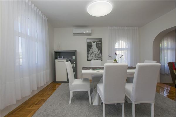 House K1, for 10 persons