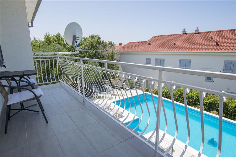 House K1, for 10 persons