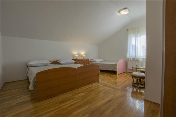 Apartment A5, for 5 persons