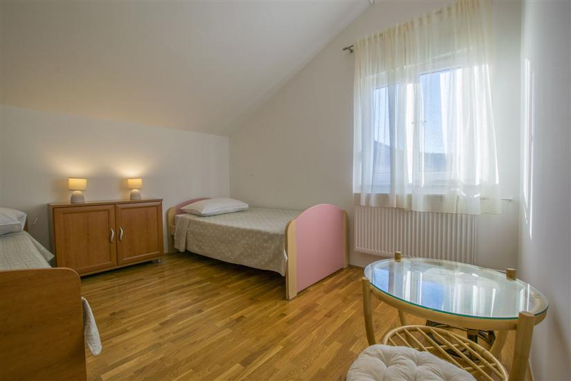 Apartment A5, for 5 persons