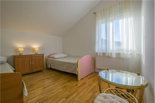 Apartment A5, for 5 persons