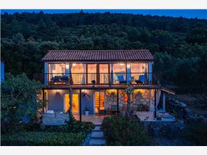 House Bjankura South Dalmatian islands, Remote cottage, Size 100.00 m2, Airline distance to the sea 10 m