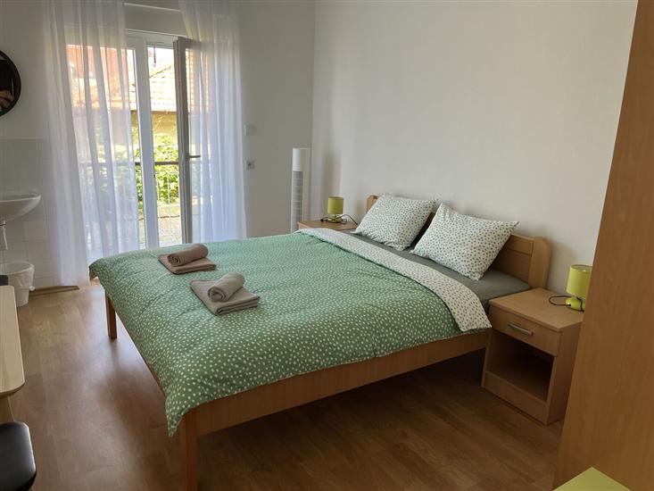 Lägenhet A1, för 8 personer