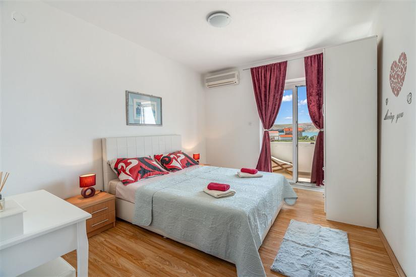 Apartment A4, for 5 persons