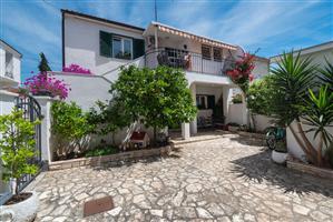 Apartment - Jezera - island Murter