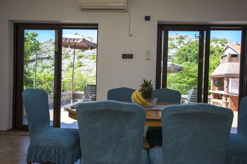 Apartment A1, for 6 persons