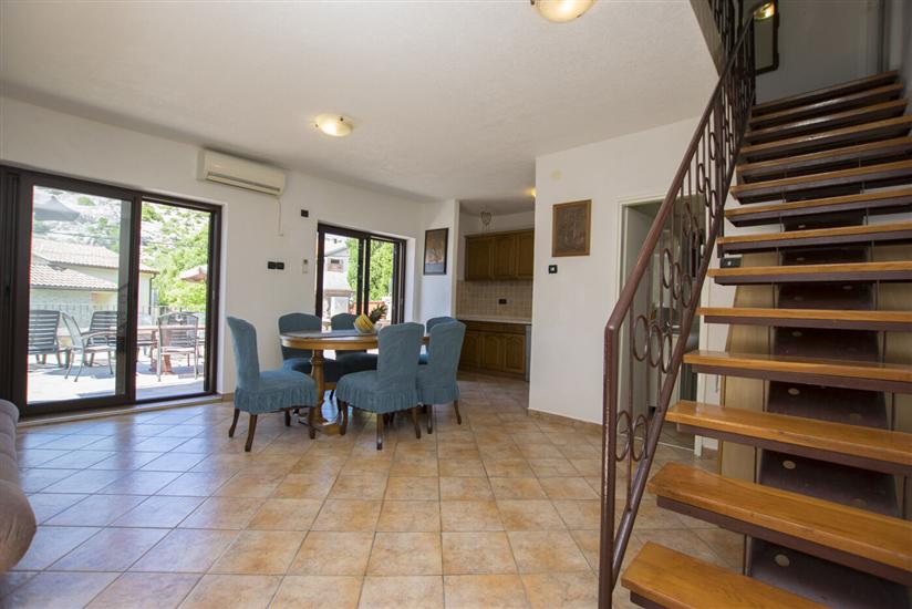 Apartment A1, for 6 persons