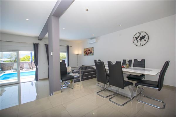 Hiša K1, na 7 osebe