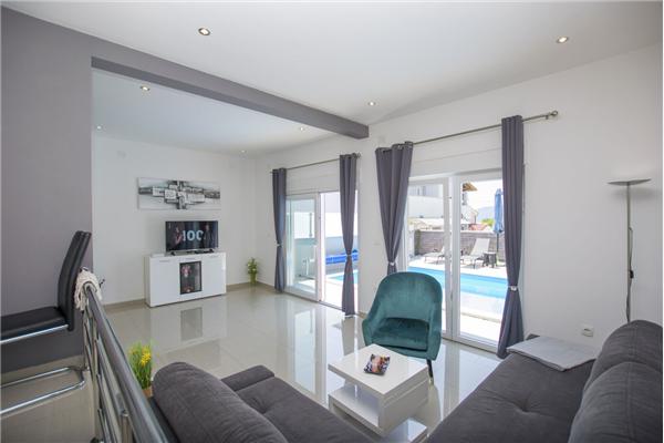 Hiša K1, na 7 osebe