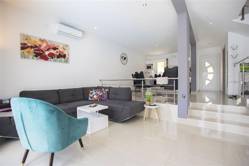 Hiša K1, na 7 osebe