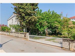 Apartment Al Mahdawi Slatina - island Vir, Size 35.00 m2
