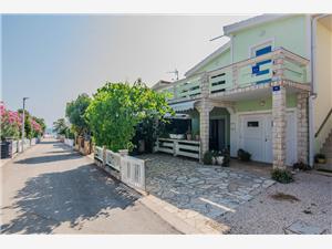 Apartment Semak Slatina - island Vir, Size 70.00 m2, Airline distance to the sea 80 m