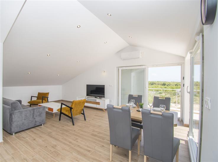 Apartment A4, for 5 persons