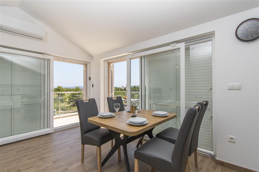 Apartment A4, for 5 persons