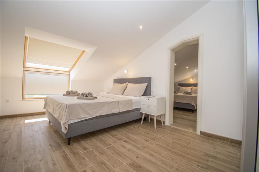 Apartment A4, for 5 persons