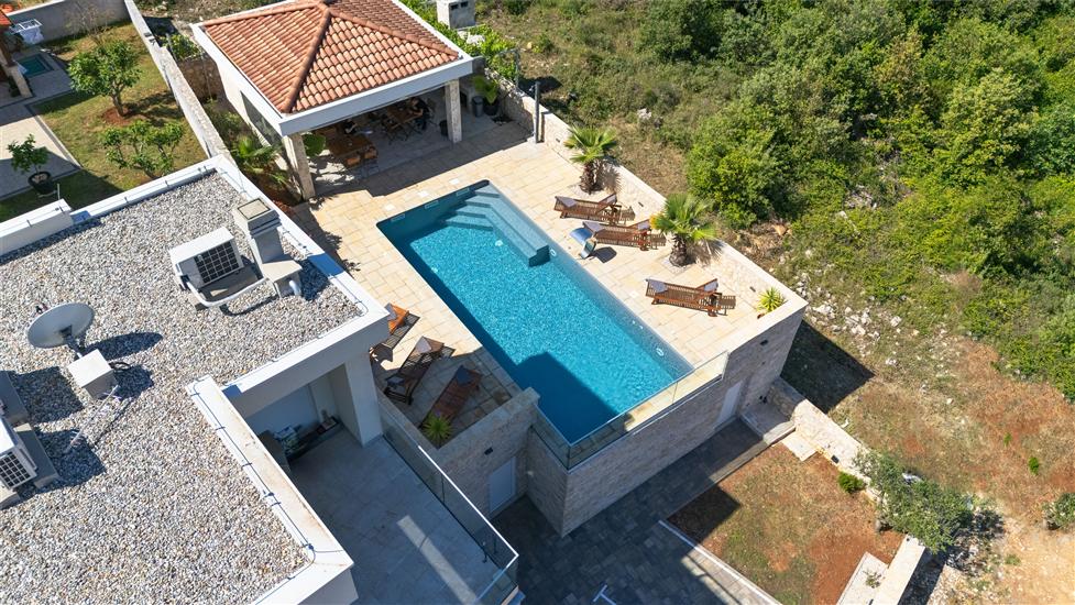 Apartments Antonija and Robert