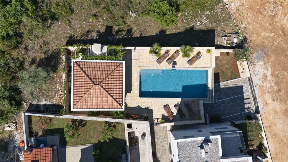 Apartments Antonija and Robert