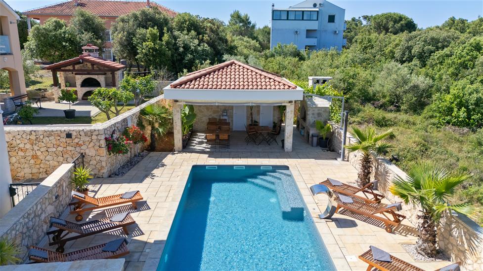 Apartments Antonija and Robert