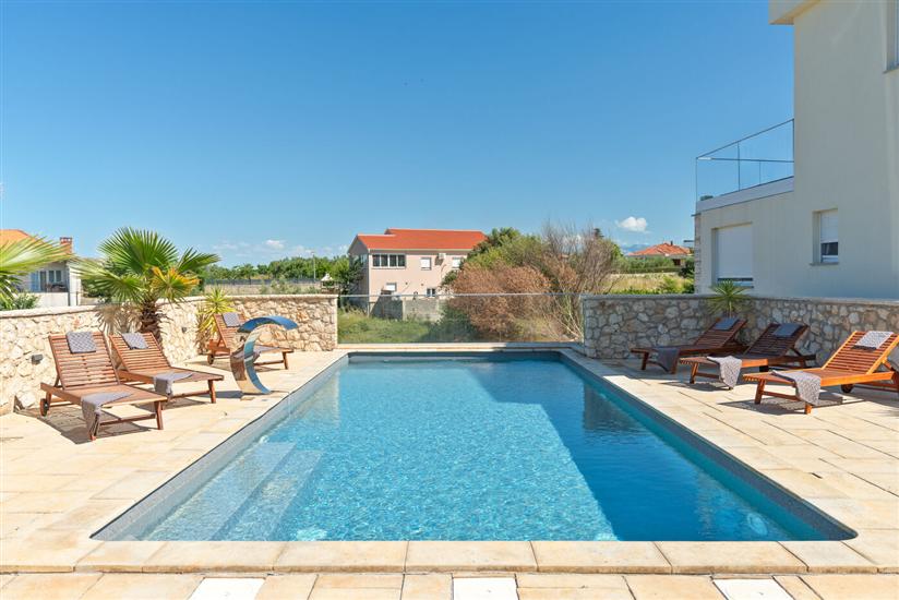 Apartments Antonija and Robert