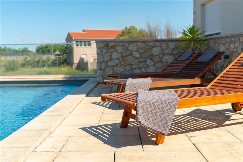 Apartments Antonija and Robert