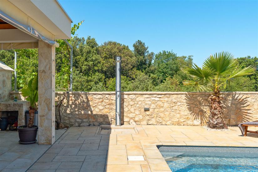 Apartments Antonija and Robert