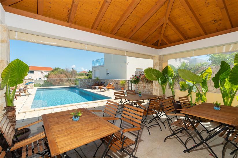 Apartments Antonija and Robert