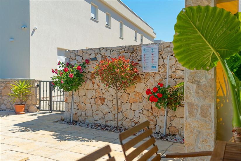 Apartments Antonija and Robert